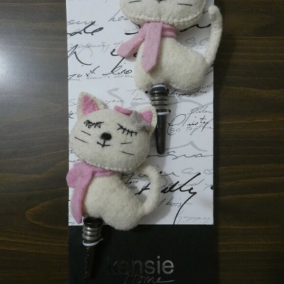 Kensie Home Set of 2 Felt Cat Bottle Wine Stoppers Cute Plush Stuffed Cream Pink - Picture 4 of 4